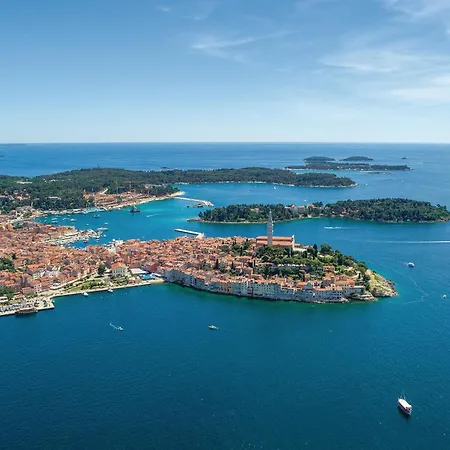 Apartment Amazing In With Kitchen Rovinj